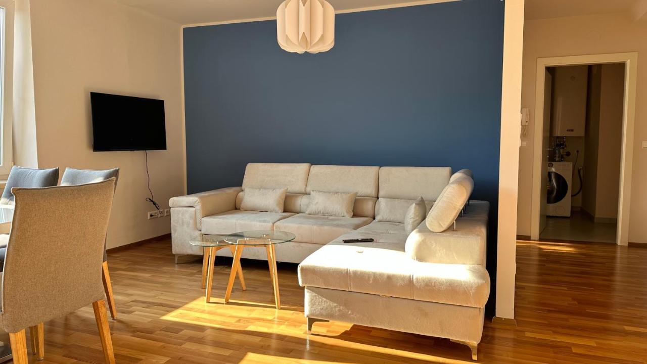 Homely Stay Apartment 2 장크트푈텐 외부 사진